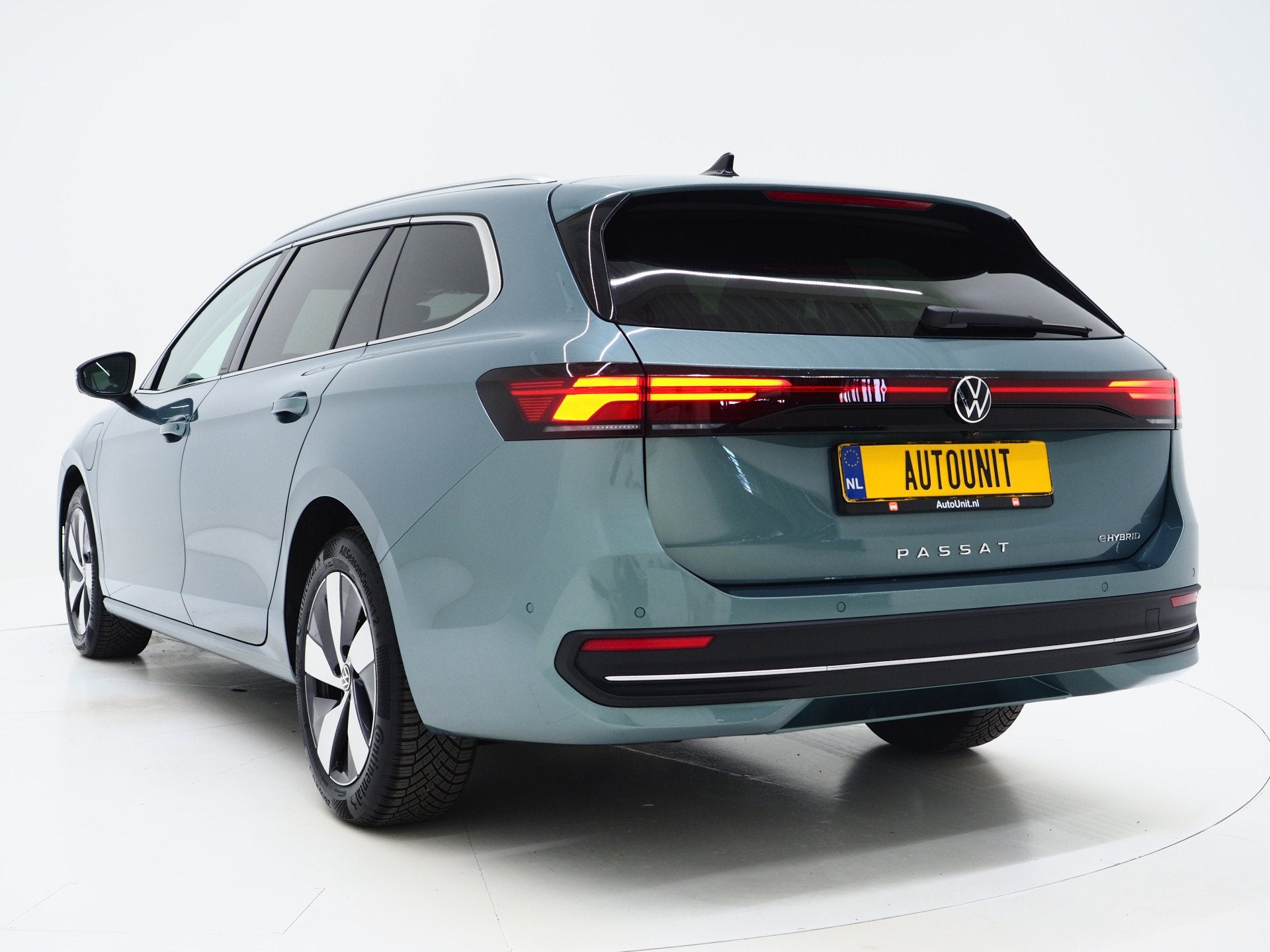 Volkswagen Passat Variant 1.5 eHybrid 204PK | Leder/Alcantar, Adaptive Cruise Control, 4 cilinders, Plug-in hybride, Geïmporteerd