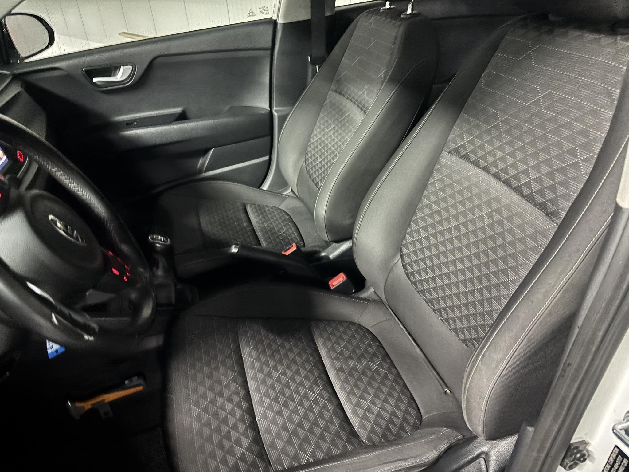 Kia Rio 1.0 TGDI ComfortPlusLine Navigator, Gebruikt, Euro 6, 1055 kg, Origineel Nederlands