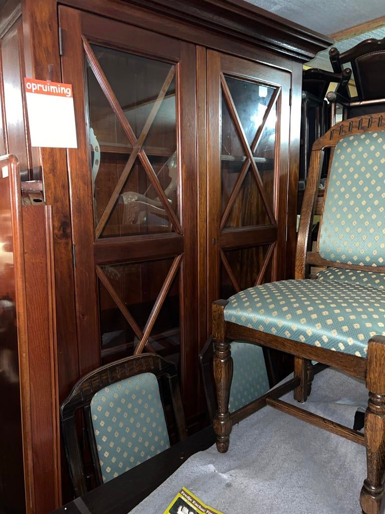 Klassieke houten vitrinekast met glazen deuren, Ophalen, Gebruikt, 100 tot 150 cm, 150 tot 200 cm