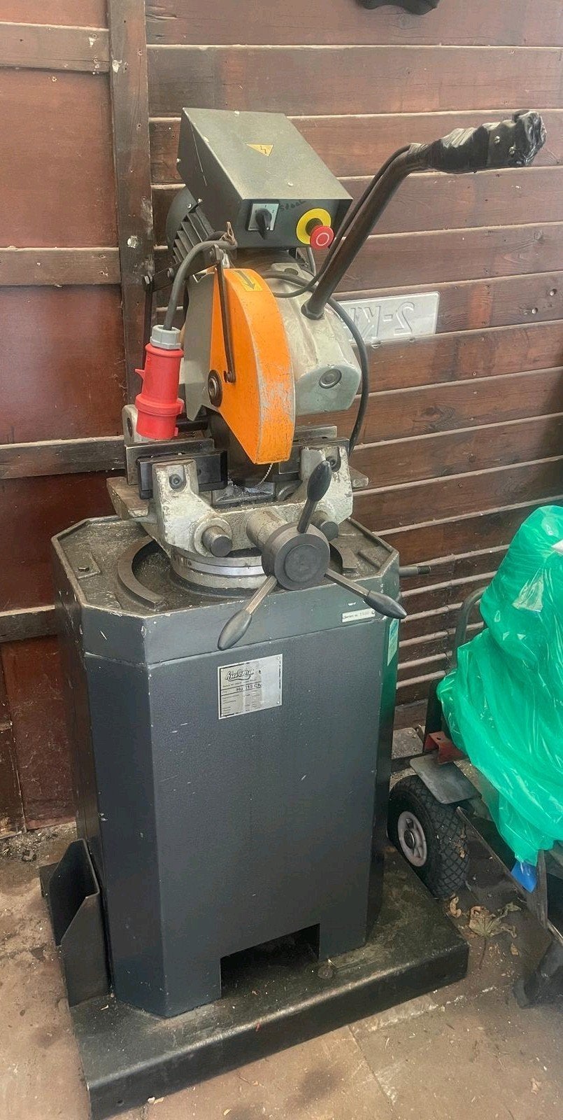 Huvema 315 in zeer nette staat., Ophalen, 70 mm of meer, Afkortzaag, 1200 watt of meer