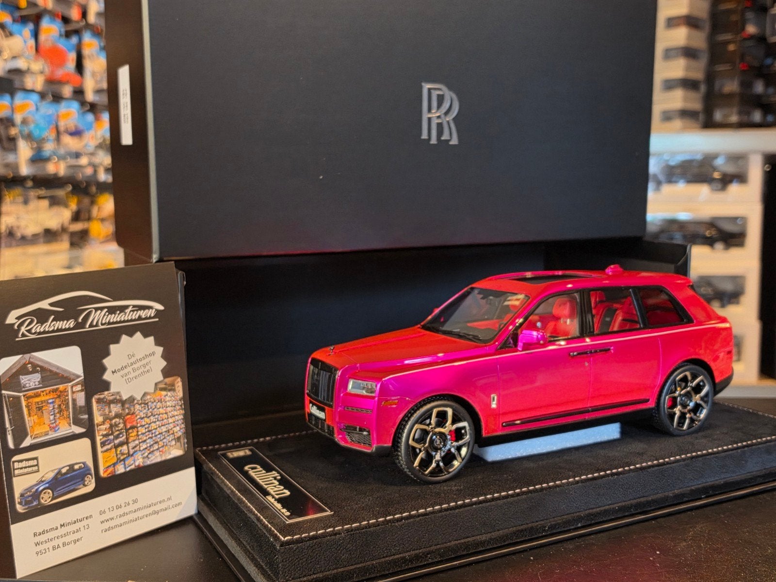 Rolls Royce Cullinan – Electric Light Pink - 1:18 GL Model, Auto, Nieuw, Ophalen of Verzenden, GL Model