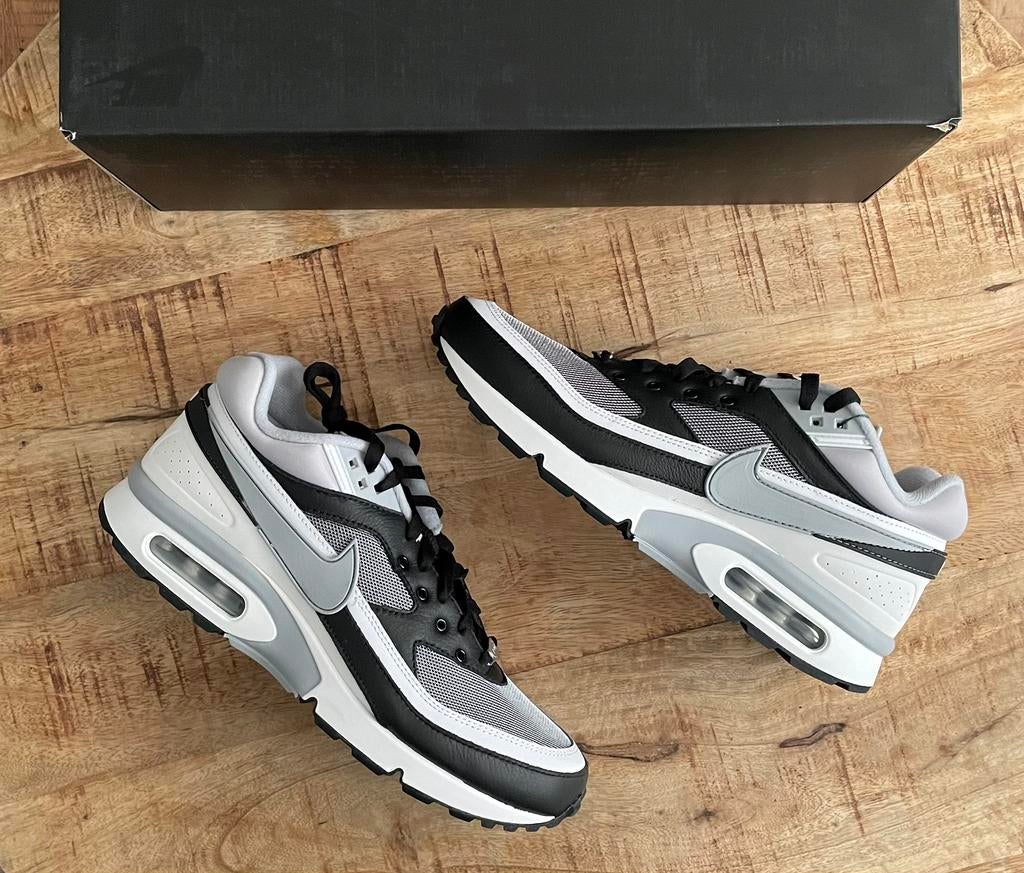 Nike Air Max BW QS City Pack Lyon maat 45 US11, Kleding | Heren, Schoenen, Ophalen of Verzenden, Nieuw, Overige kleuren