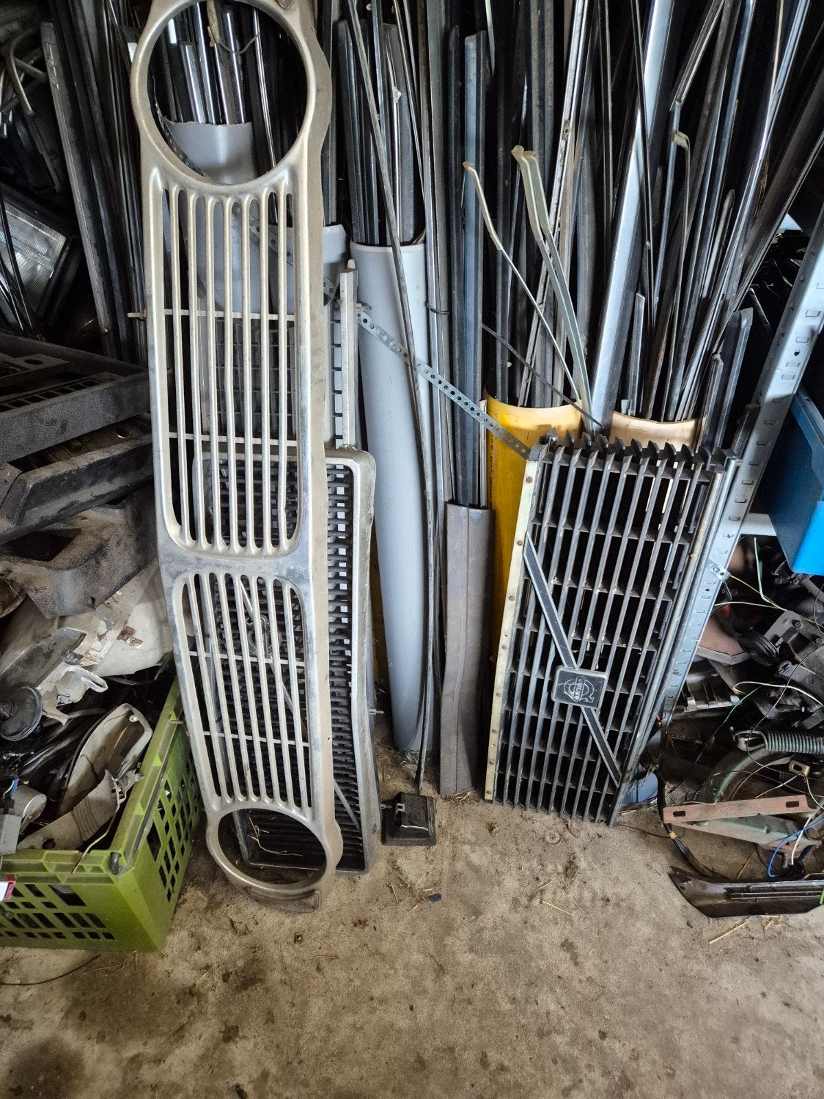 Tekoop diverse grillen volvo 240/244/245/264, Ophalen, Nieuw, Volvo