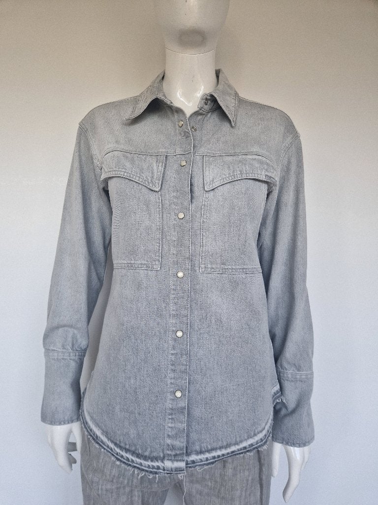 Closed Fitted Utility shirt. Maat M. Lichtgrijs, Maat 38/40 (M), Nijmegen, Closed, Verhip-vintage.nl