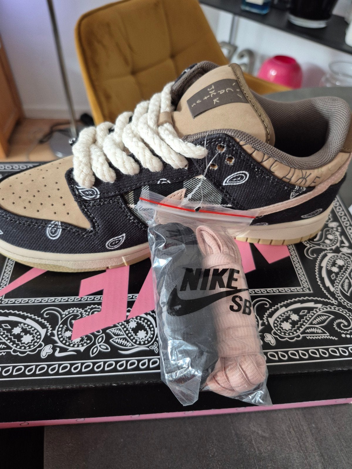 Nike SB Dunk Low Travis Scott Cactus Jack, Ophalen of Verzenden, Nieuw, Nike SB, Sneakers of Gympen
