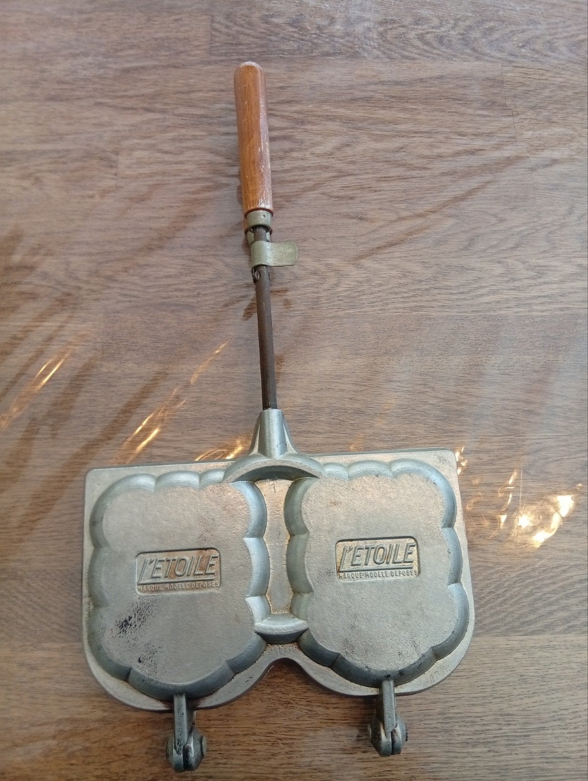 Vintage wafelijzer 'L'ETOILE' - aluminium tosti tang, Ophalen of Verzenden