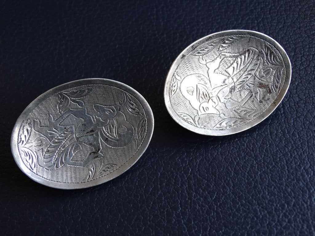 Vrij grote zilveren kaasduimen met wajang figuur ovale vorm, Antiek en Kunst, Antiek | Goud en Zilver, Verzenden, Zilver