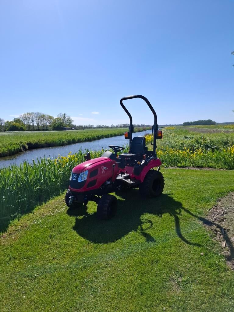Mini tractor Kioti CS2510H roze marge !, Ophalen of Verzenden, Gebruikt