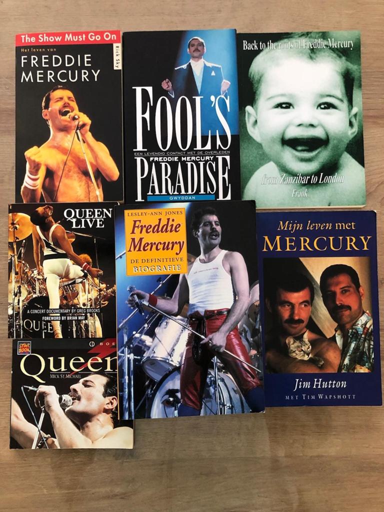 Queen en Freddy Mercury boeken, Ophalen of Verzenden, Zo goed als nieuw, Tv-serie