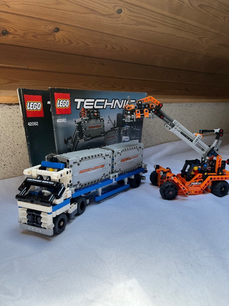 Lego Technic 42062 Containertransport, Compleet, Lego, Ophalen of Verzenden, Zo goed als nieuw