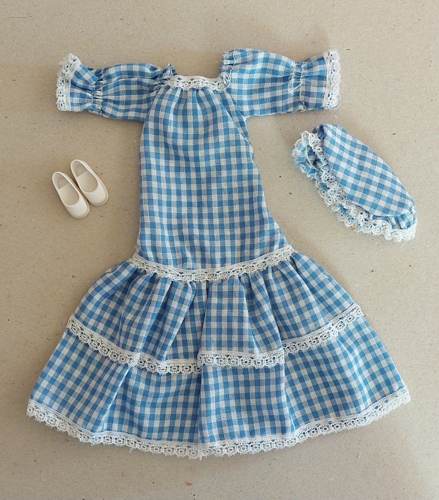 Vintage Sindy Fleur Fashion doll kleding en folder, Ophalen of Verzenden, Gebruikt, Kleertjes