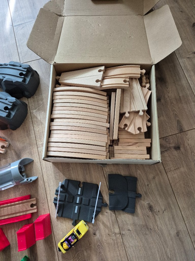 Houten treinset - passagierstrein + tunnel Playtive, Ophalen, Zo goed als nieuw