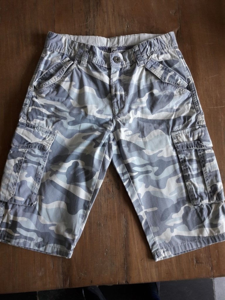Maat 152 Stoere blauwe camouflage korte broek van WE, Broek, Gebruikt, WE, Ophalen of Verzenden