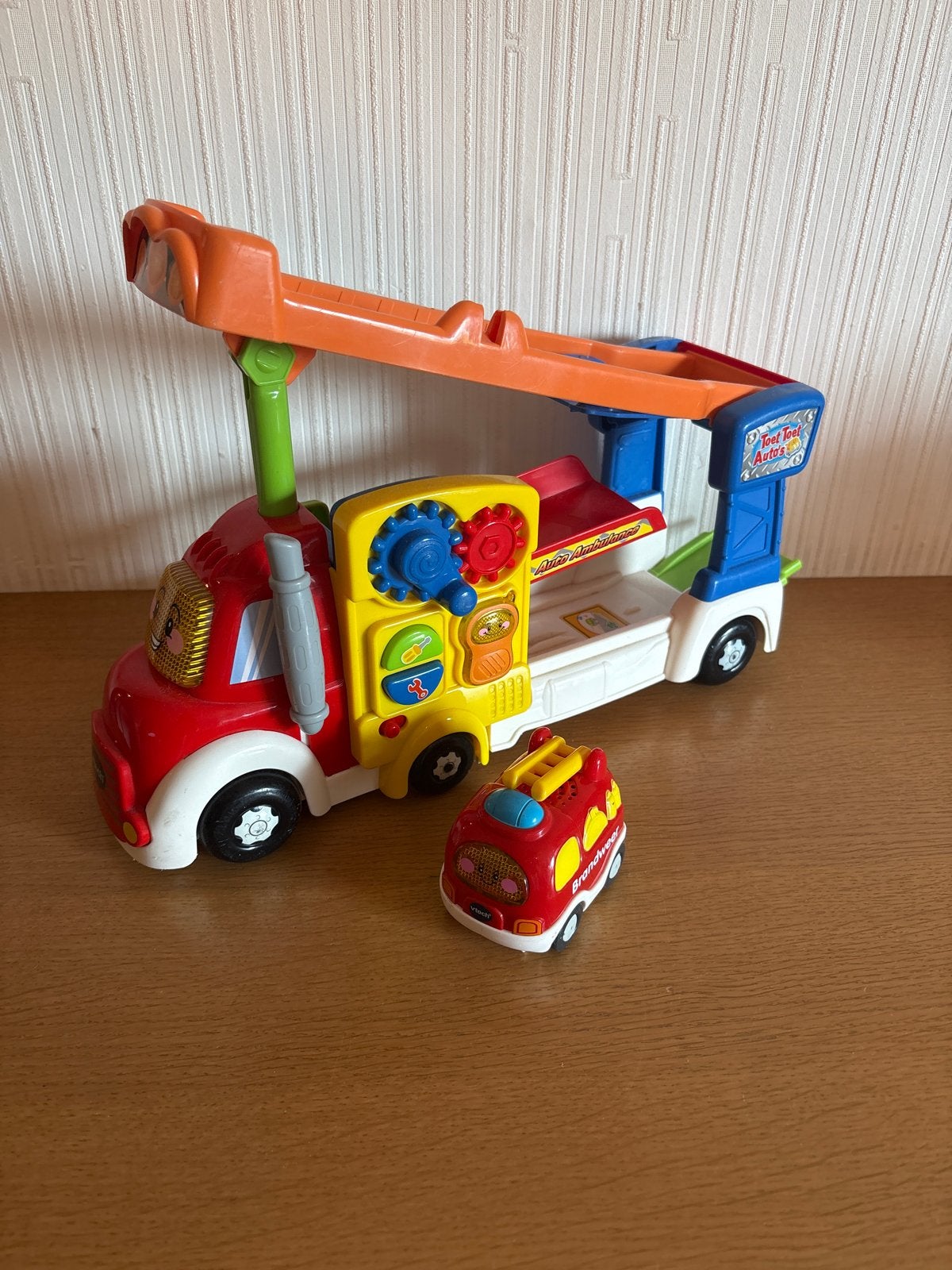 VTech Toet Toet Auto's Vrachtwagen met Brandweerauto, Ophalen of Verzenden, Gebruikt