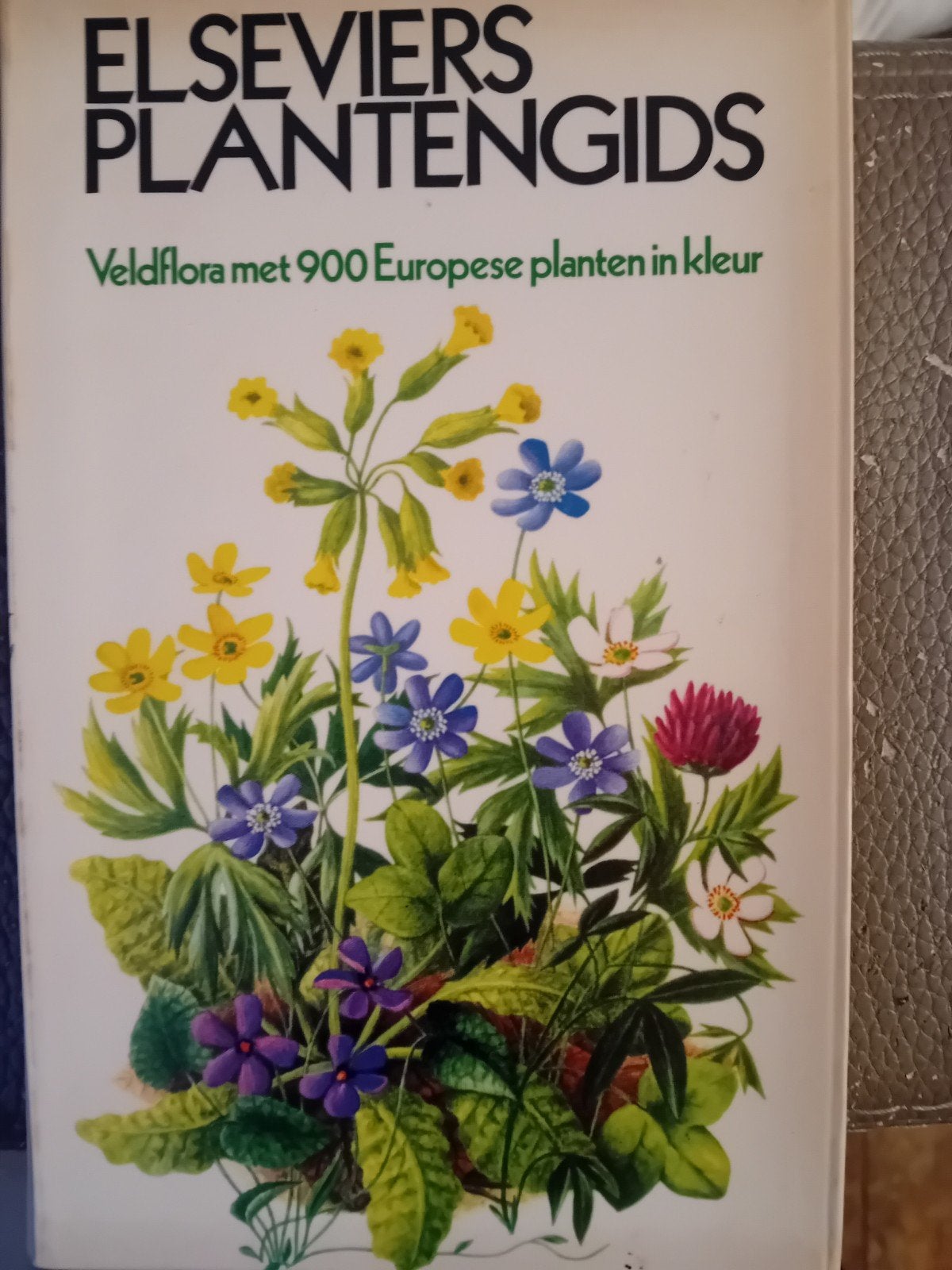 Elseviers Plantengids - Veldflora met 900 Europese planten, Boeken, Ophalen of Verzenden, Gelezen, Bloemen, Planten en Bomen, Elsevier