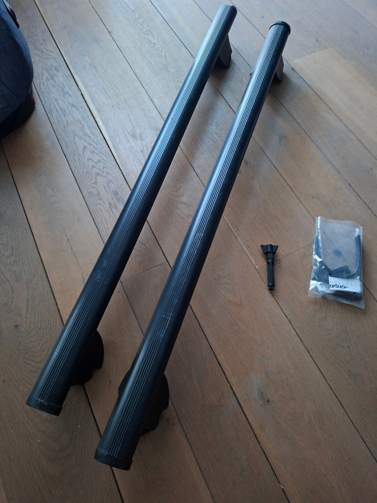 Farad Iron 2 dakdragers - CM 120 gesloten dakrail, Ophalen, Nieuw