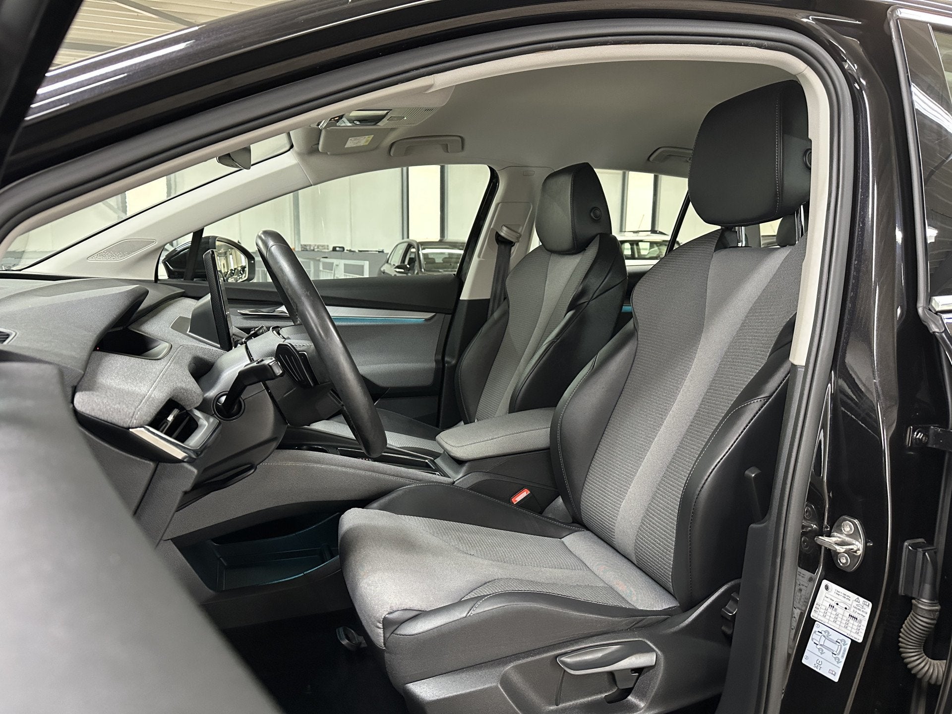 Skoda Enyaq iV 60 | Matrix (Crystal Lighting) | Camera | Key, Automaat, 12 maanden, Achterwielaandrijving, Gebruikt
