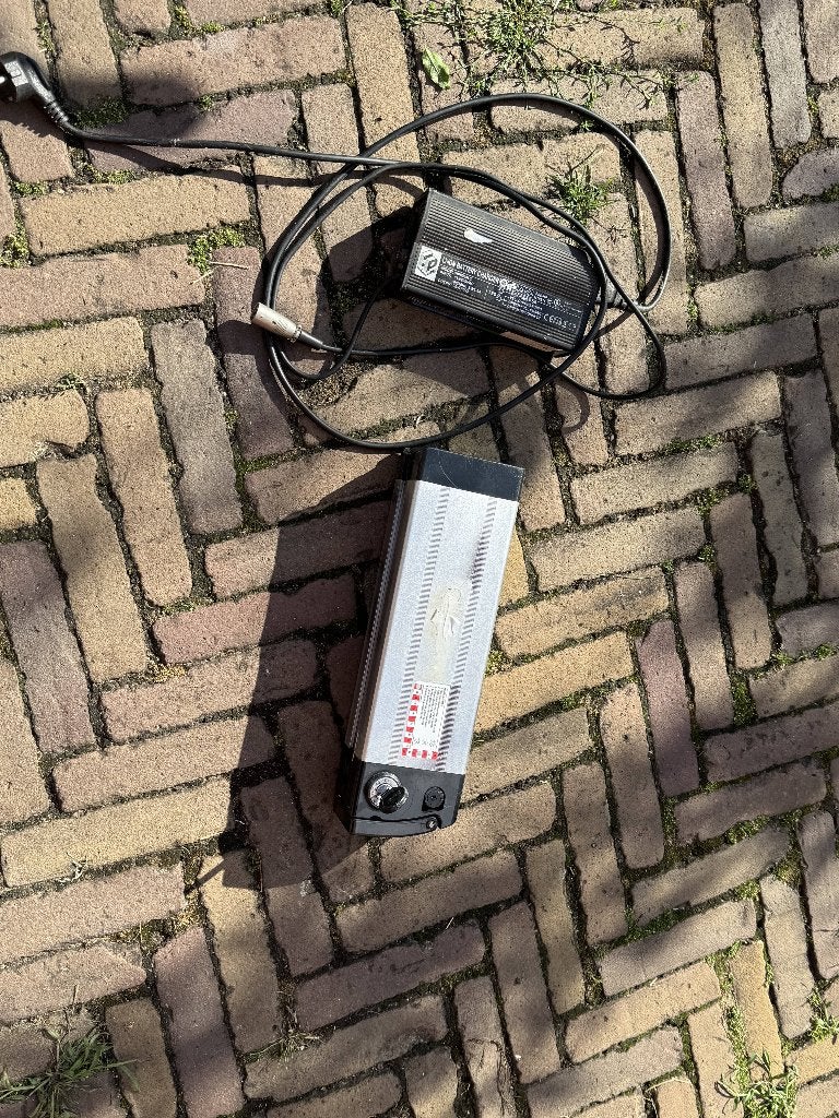 Batterij Urban Arrow met oplader, Ophalen, Zo goed als nieuw, Fatbike