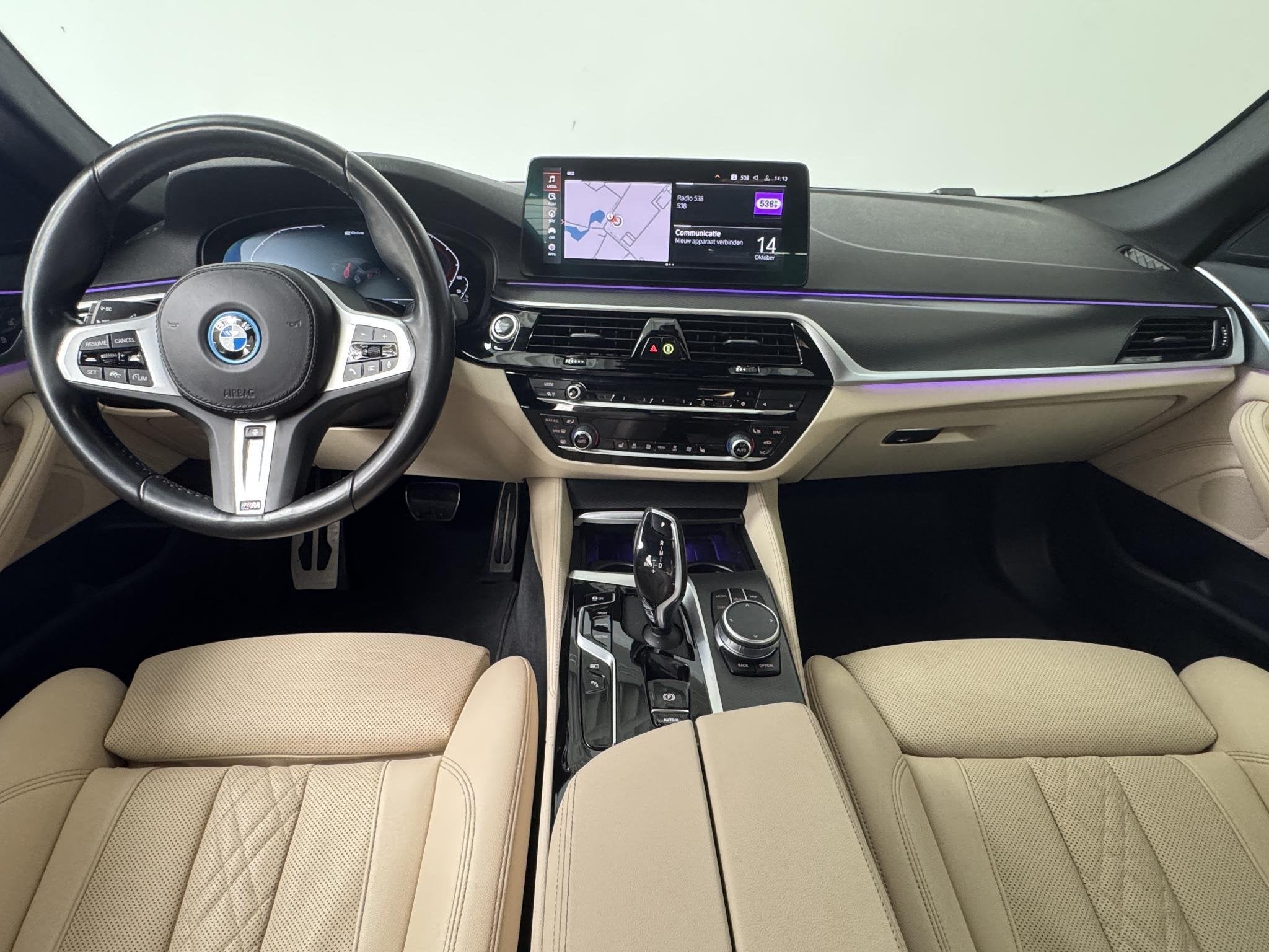 BMW 5-serie 545e xDrive High Executive | M-Sport | Trekhaak, Auto's, Gebruikt, 394 pk, Zwart, Bedrijf