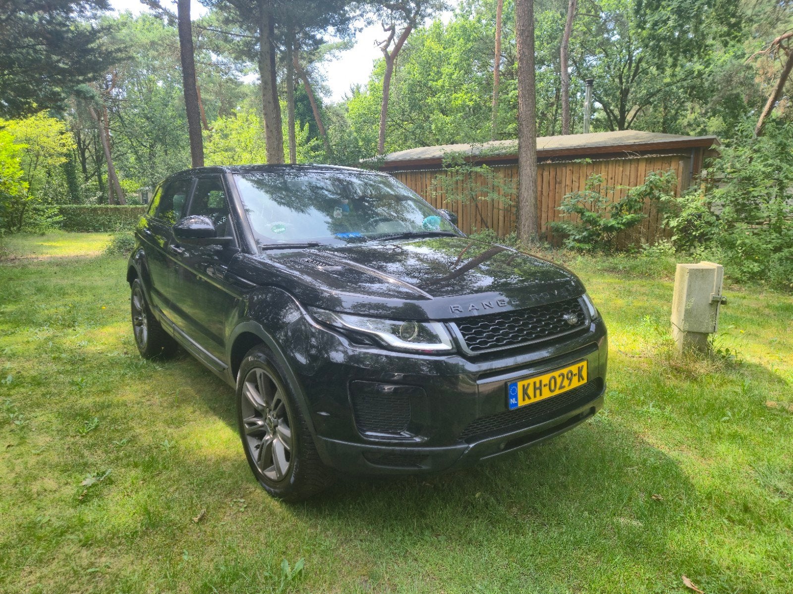 Land Rover Range Rover Evoque 2.0 TD4 2WD 110KW 2016 Zwart, Auto's, Land Rover, Voorwielaandrijving, 1670 kg, 4 cilinders, Origineel Nederlands