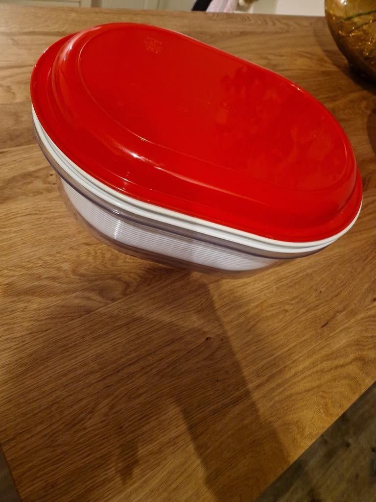 Tupperware kom met rasp en vergiet NIEUW!!, Huis en Inrichting, Keuken | Tupperware, Ophalen of Verzenden, Nieuw, Wit, Bak of Kom