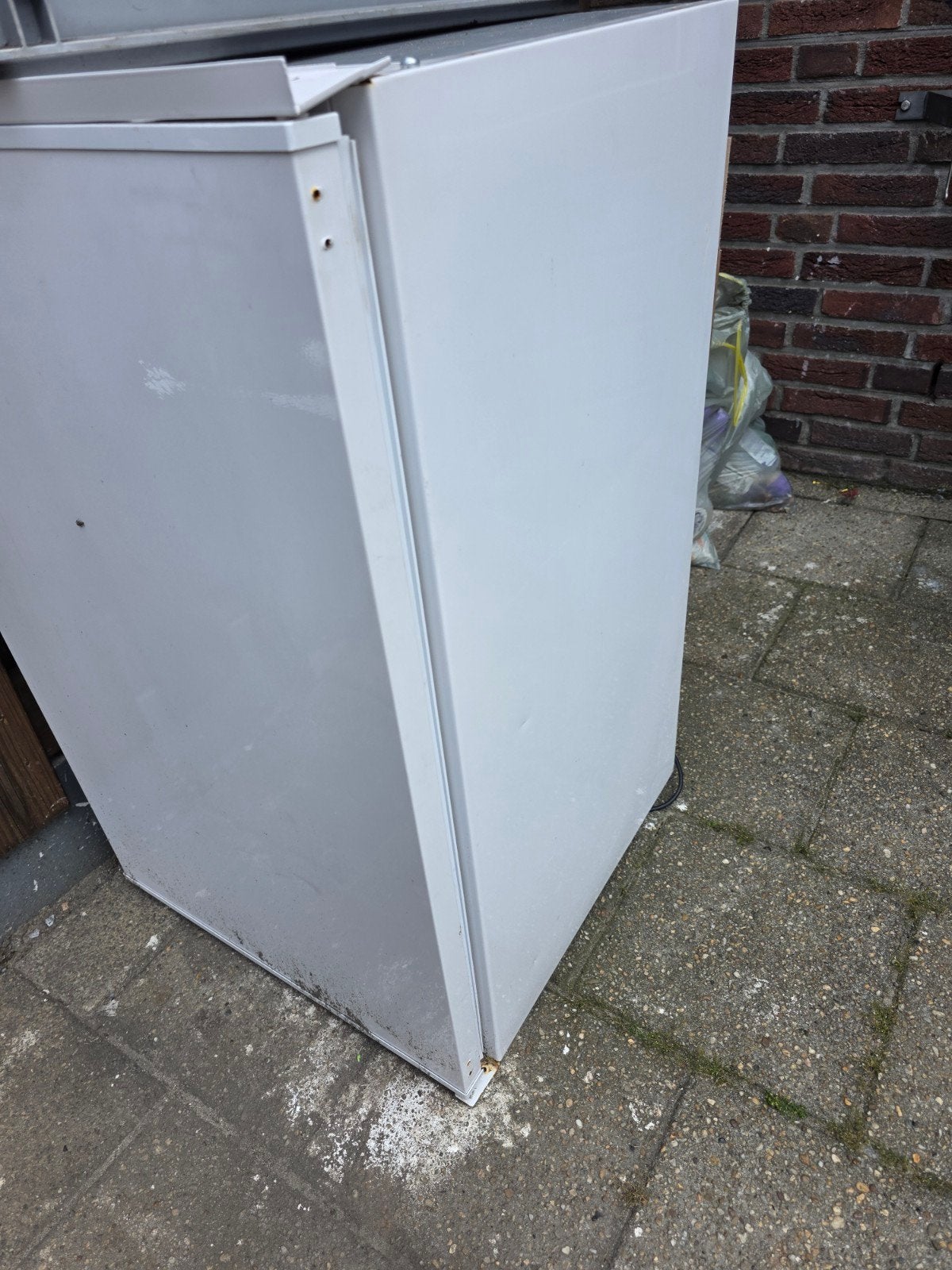 Kleine koelkast - Gratis af te halen (Oude IJzer), Witgoed en Apparatuur, Koelkasten en IJskasten, Zonder vriesvak, Ophalen of Verzenden