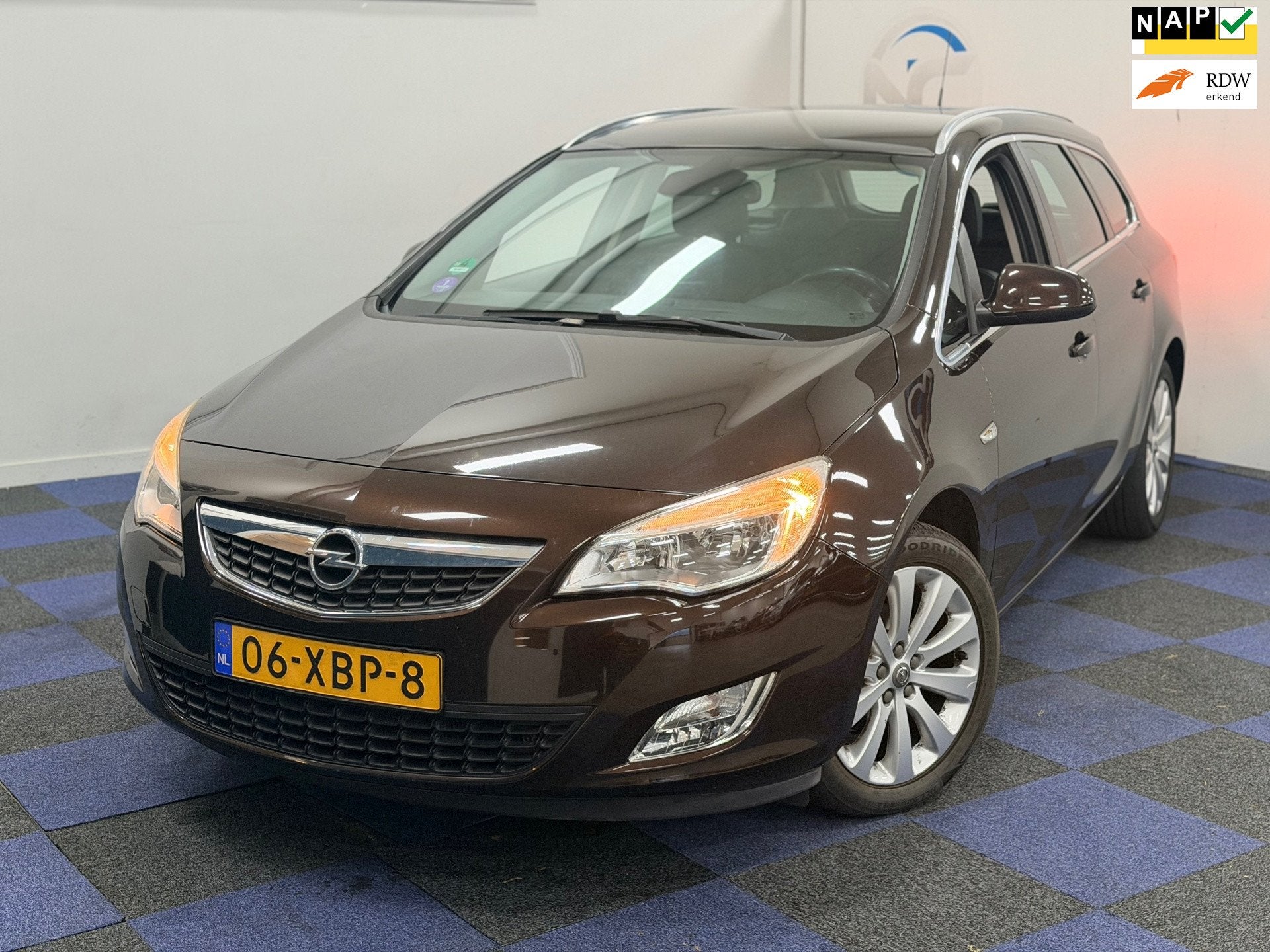 Opel Astra Sports Tourer 1.4 Turbo Sport / DEALER ONDERHOUDE, Voorwielaandrijving, Gebruikt, 4 cilinders, Bruin