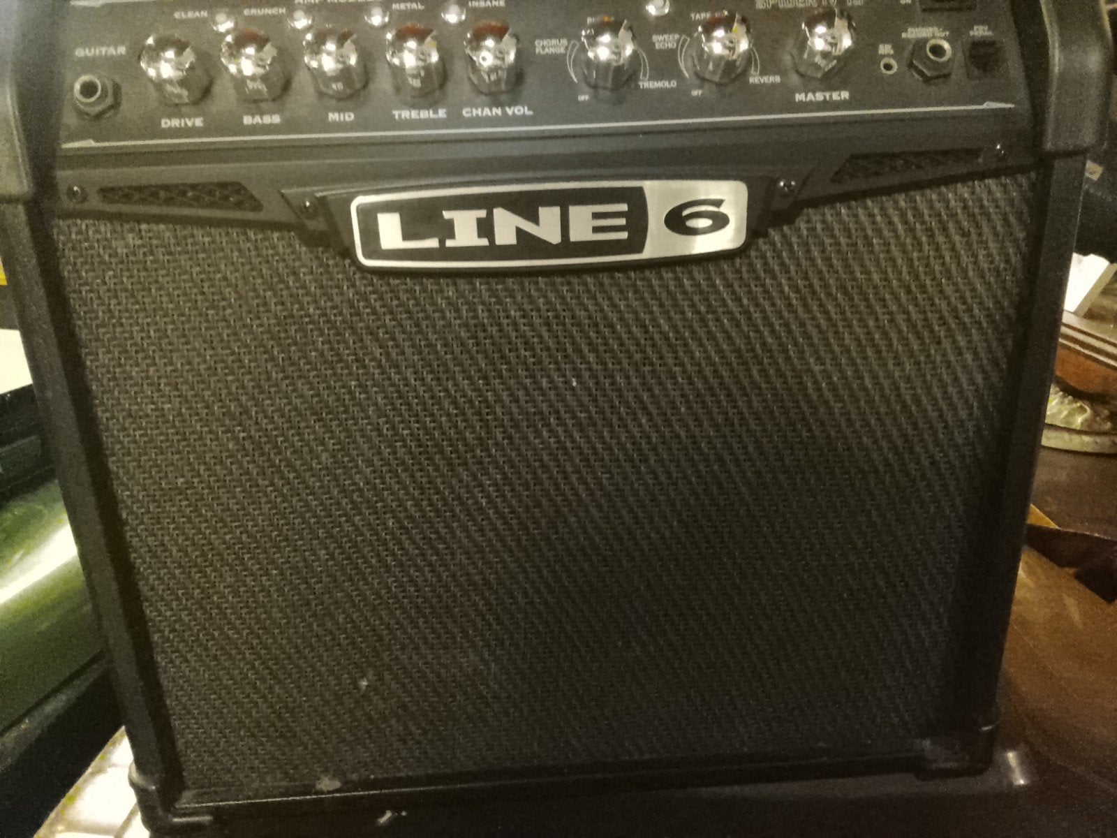 Line 6 Spider IV 15 Gitaarversterker, Ophalen