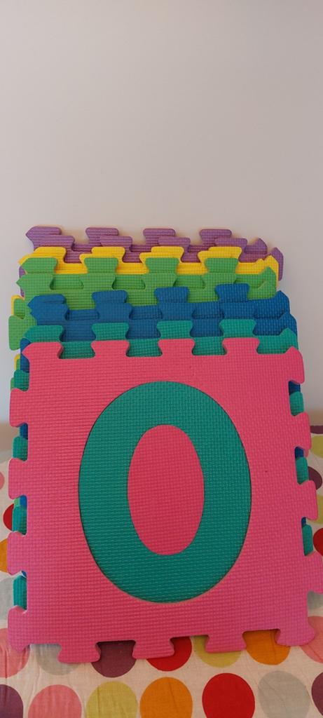 Foam tegels met cijfers en letters - Gebruikt, Kinderen en Baby's, Ophalen of Verzenden, Gebruikt, Taal en Lezen