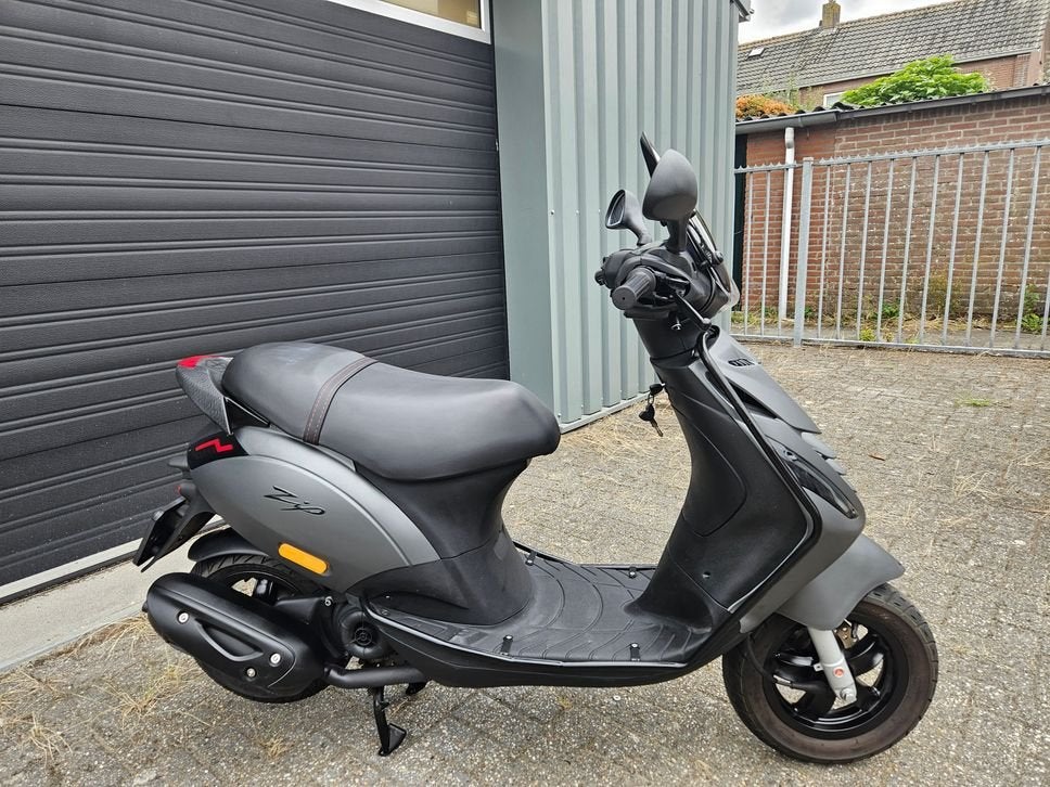 PIAGGIO ZIP 4T E5 BROM BJ 06-2022 MAT GREY 9191KM + OPTIES, Onbekend, Ophalen of Verzenden, Zo goed als nieuw, Onbekend