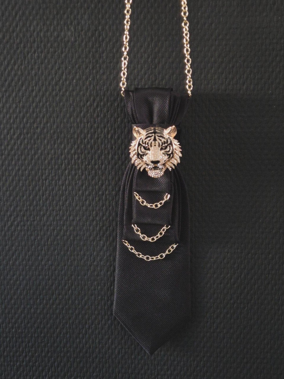 stropdas ketting tijger, Ophalen of Verzenden, Nieuw, Overige materialen