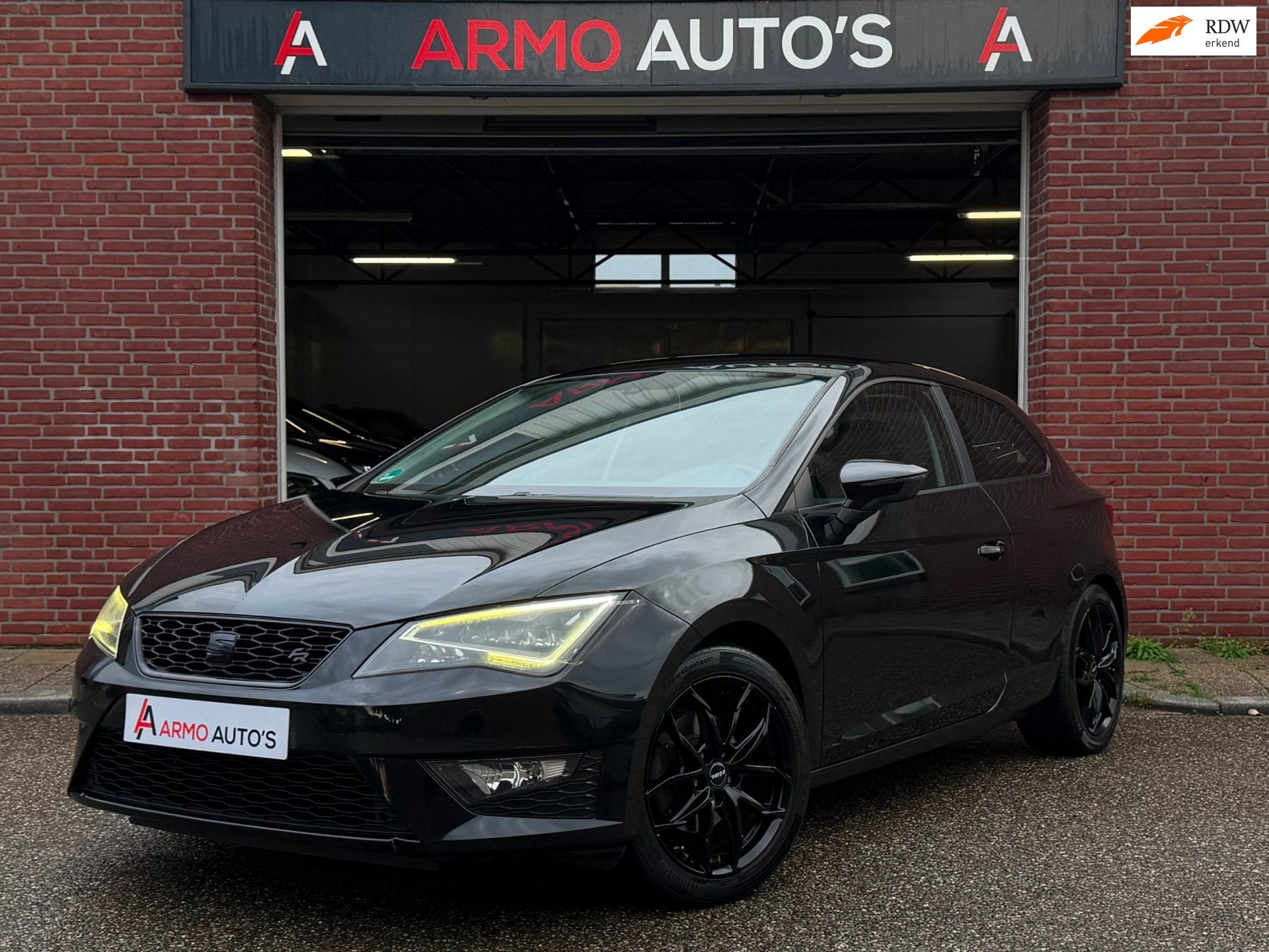 SEAT Leon SC 1.4 TSI FR | Airco | Cruise | Black on black, Voorwielaandrijving, Gebruikt, 4 cilinders, Handgeschakeld