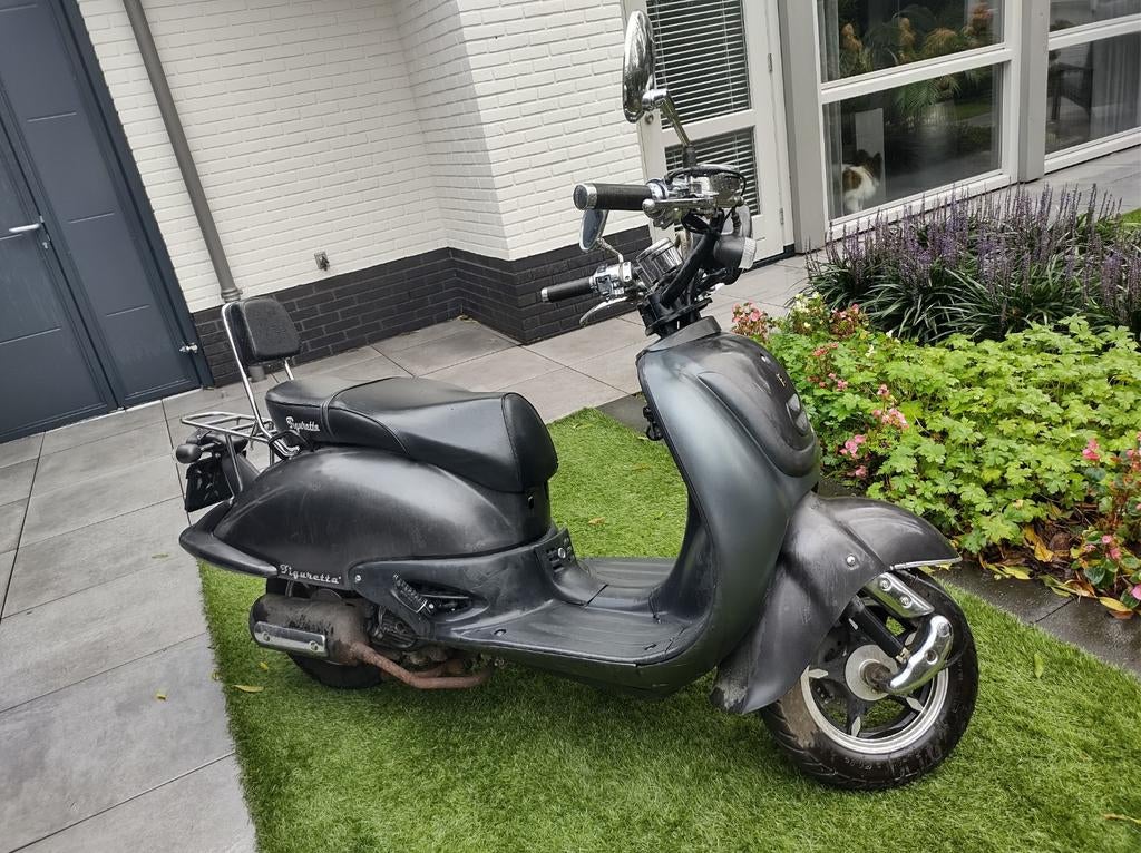 Figuretta scooter, loopt harder, Fietsen en Brommers, Ophalen