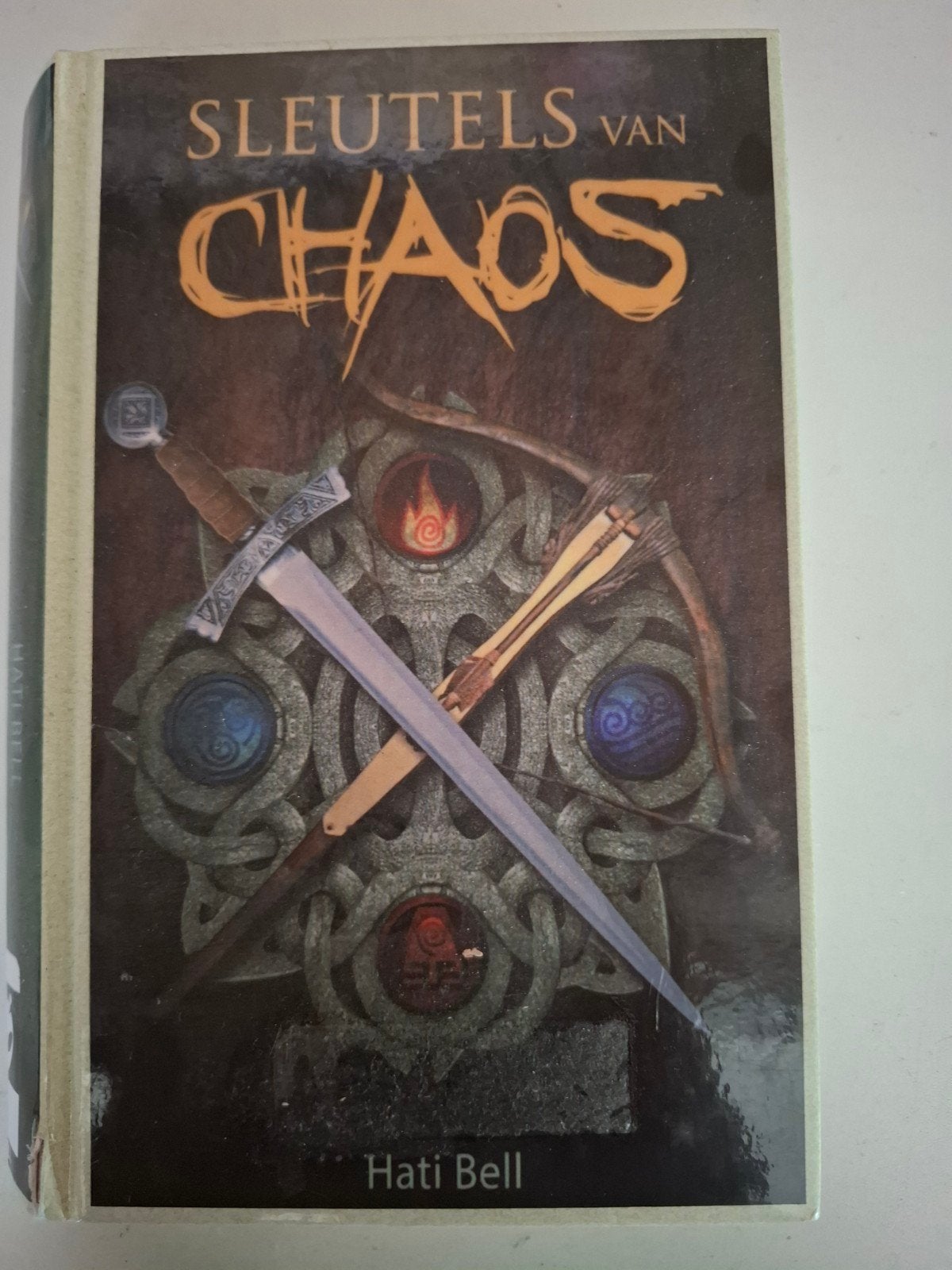 Sleutels van Chaos - Hati Bell, Ophalen of Verzenden, Gelezen, Hati Bell