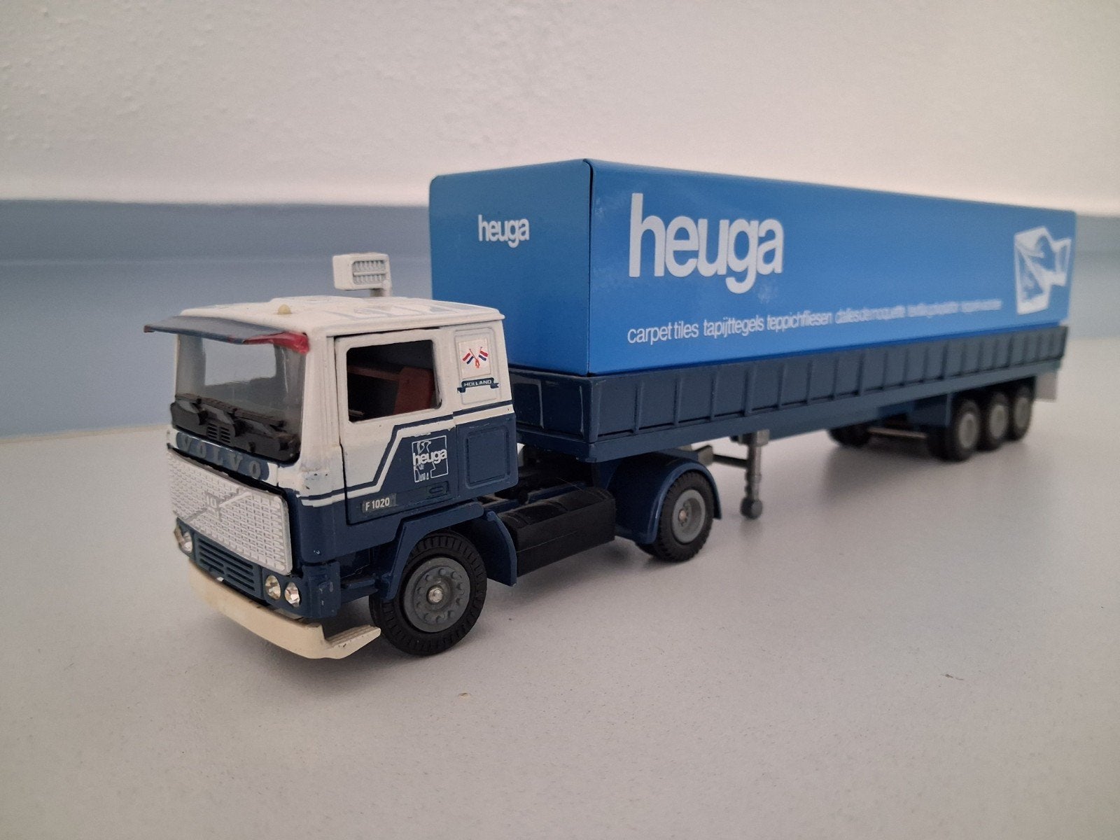 Volvo  F10 Heuga vrachtwagen model, Hobby en Vrije tijd, Ophalen of Verzenden, Nieuw, Bus of Vrachtwagen, Tekno