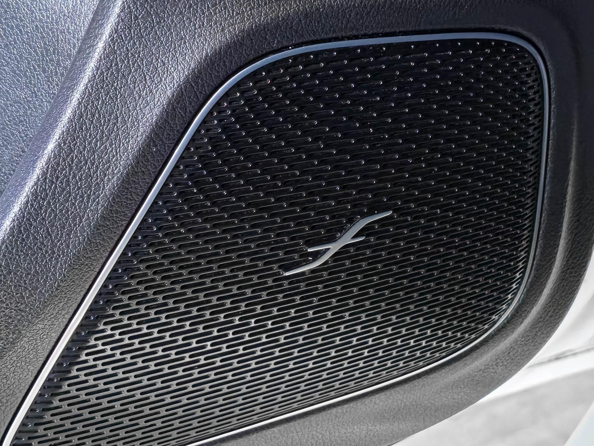 Foto 10 van Mercedes-Benz A-klasse 180 AMG | Burmester | Panoramadak | M