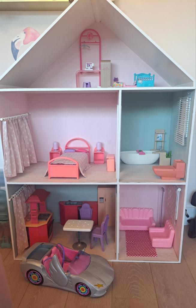 Barbie Houten Poppenhuis, Ophalen, Zo goed als nieuw, Poppenhuis