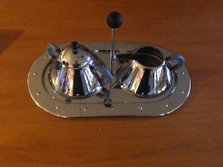 ALESSI Michael Graves. Roomstel met bijbehorend dienblaadje, Overige typen, Zilver, Ophalen of Verzenden, Zo goed als nieuw
