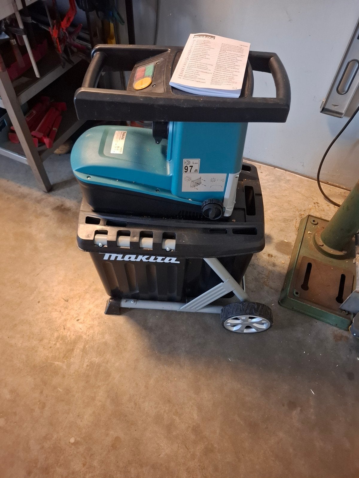 Makita Takkenversnipperaar - Zo goed als nieuw, Ophalen, Zo goed als nieuw, Makita, Met opvangbak