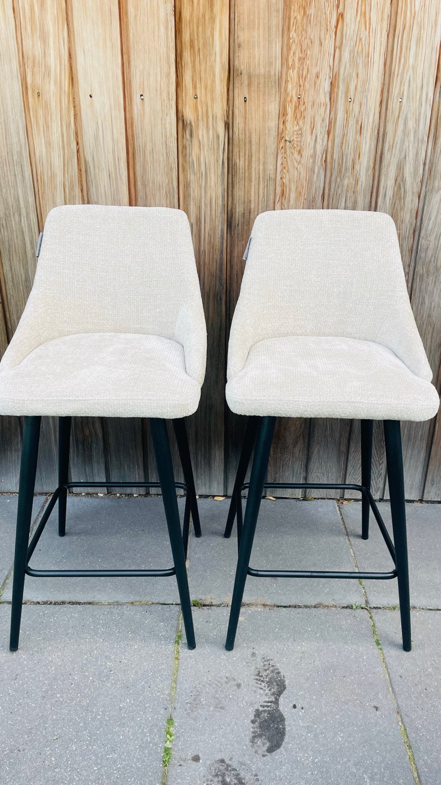 2 beige barstoelen van Richmond Interiors, Huis en Inrichting, Ophalen, Met voetsteun, 60 tot 90 cm, Zo goed als nieuw