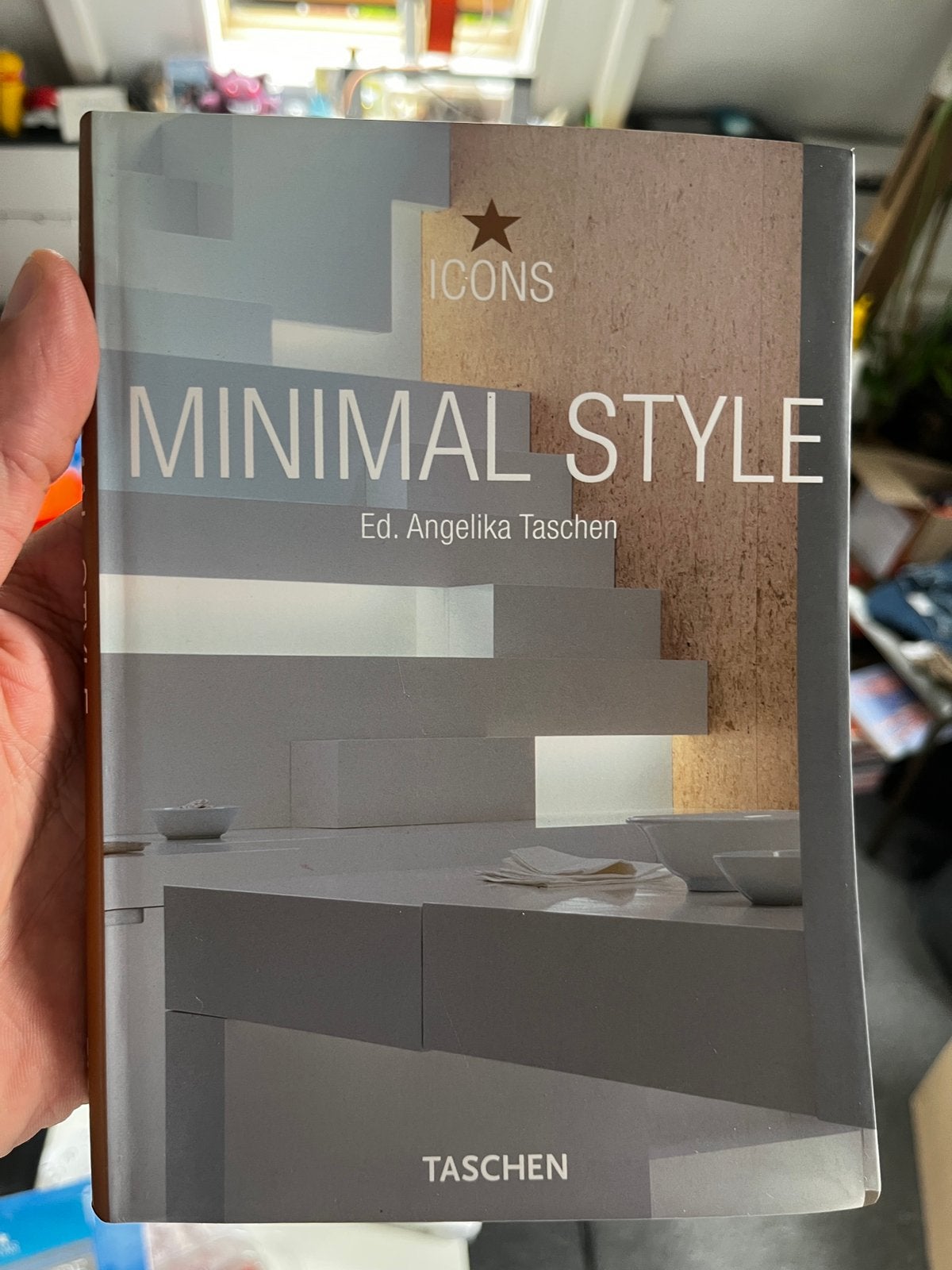 Icons Minimal Style - Ed. Angelika Taschen, Ophalen of Verzenden, Zo goed als nieuw, Overige onderwerpen
