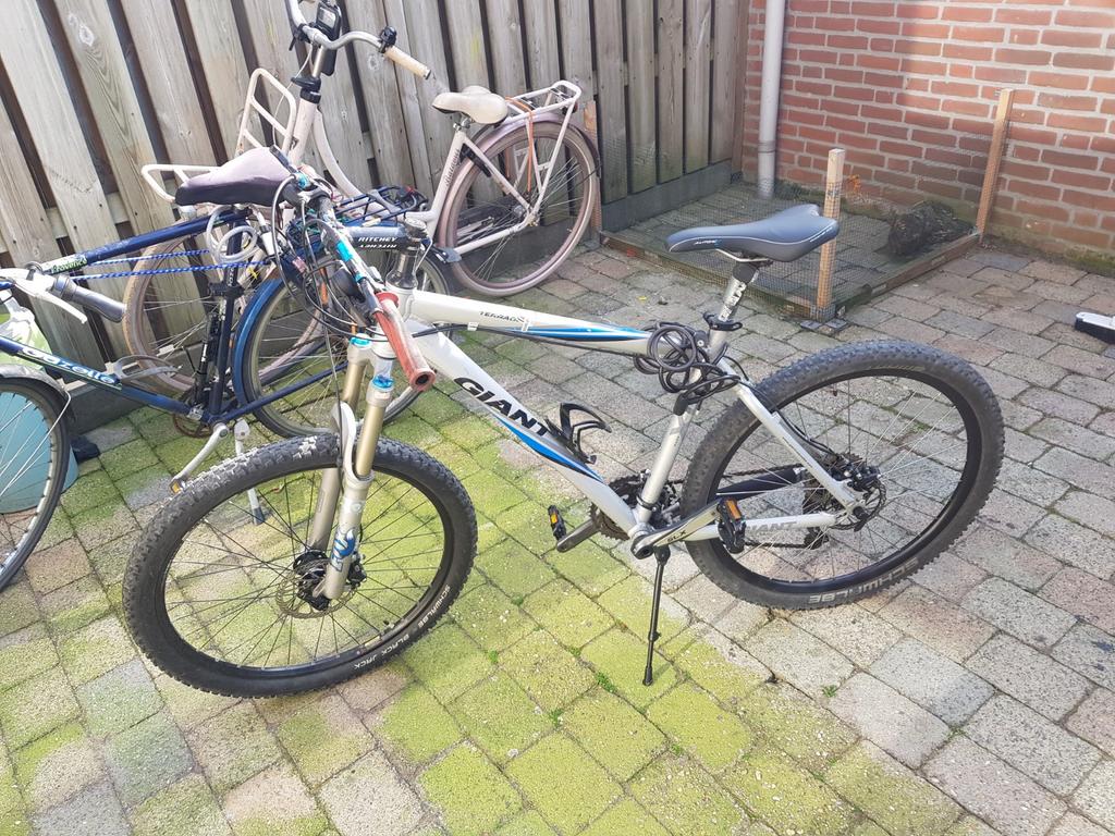 Giant terrago 3 met carbon handvat en veel extra, 24 inch of meer, Gebruikt, Aluminium, Ophalen of Verzenden