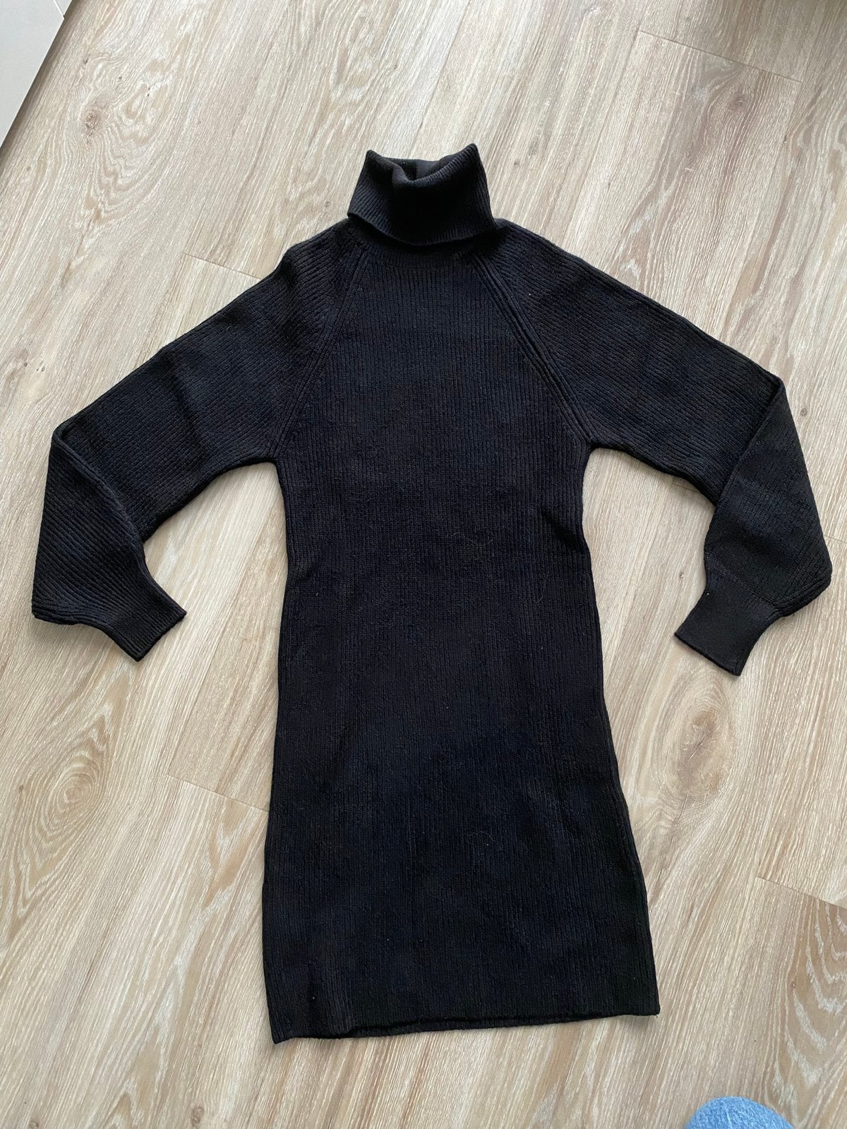 Zwarte Gebeide Jurk Met Col Mango Mt. Xs NIEUW!, Zwart, Nieuw, Ophalen of Verzenden, Maat 34 (XS) of kleiner