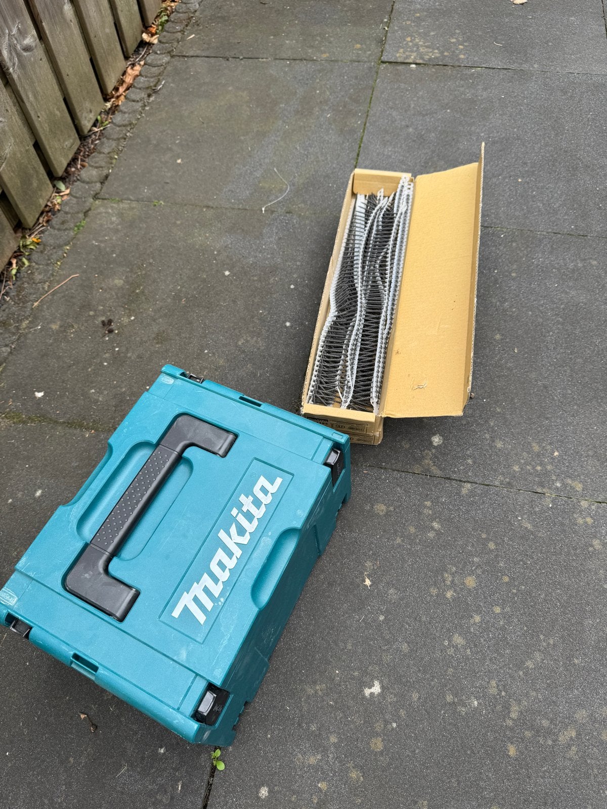 Makita 18V LXT schroefmachine met schroeven, Ophalen of Verzenden, Zo goed als nieuw, 600 watt of meer, Overige typen