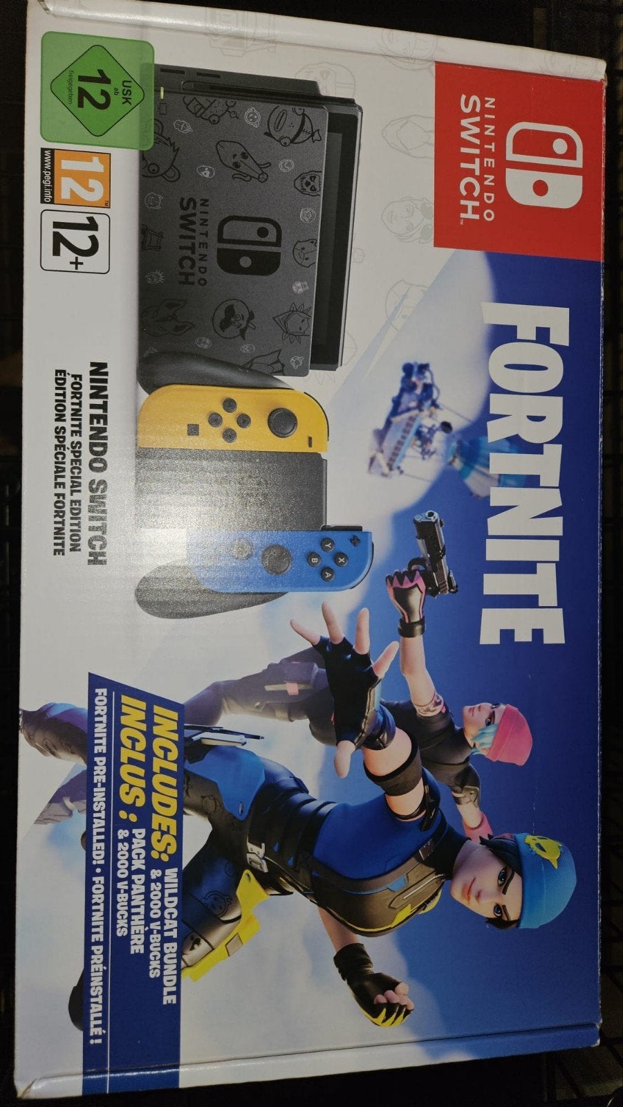 Nintendo Switch Fortnite Special Edition met extra's, Spelcomputers en Games, Met games, Ophalen of Verzenden, Zo goed als nieuw