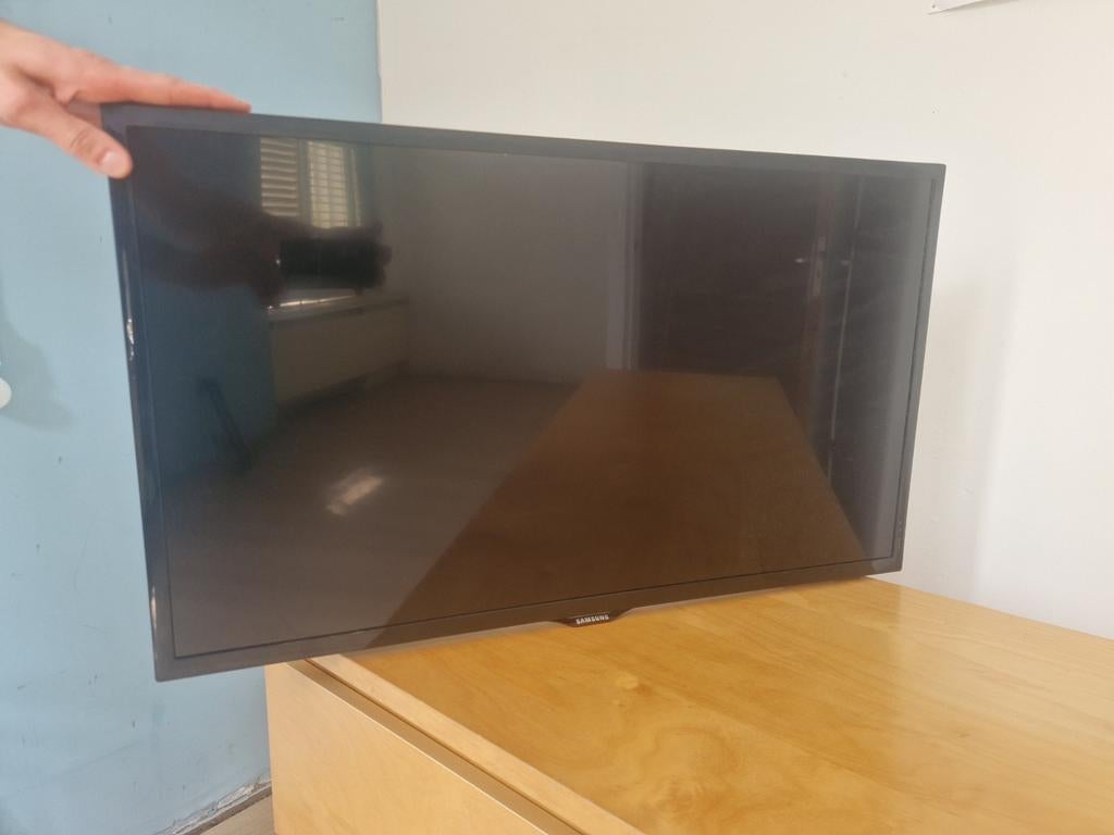 Samsung 32 inch TV met muurbeugel (zonder voet), Ophalen, 80 tot 100 cm, Samsung, Full HD (1080p)