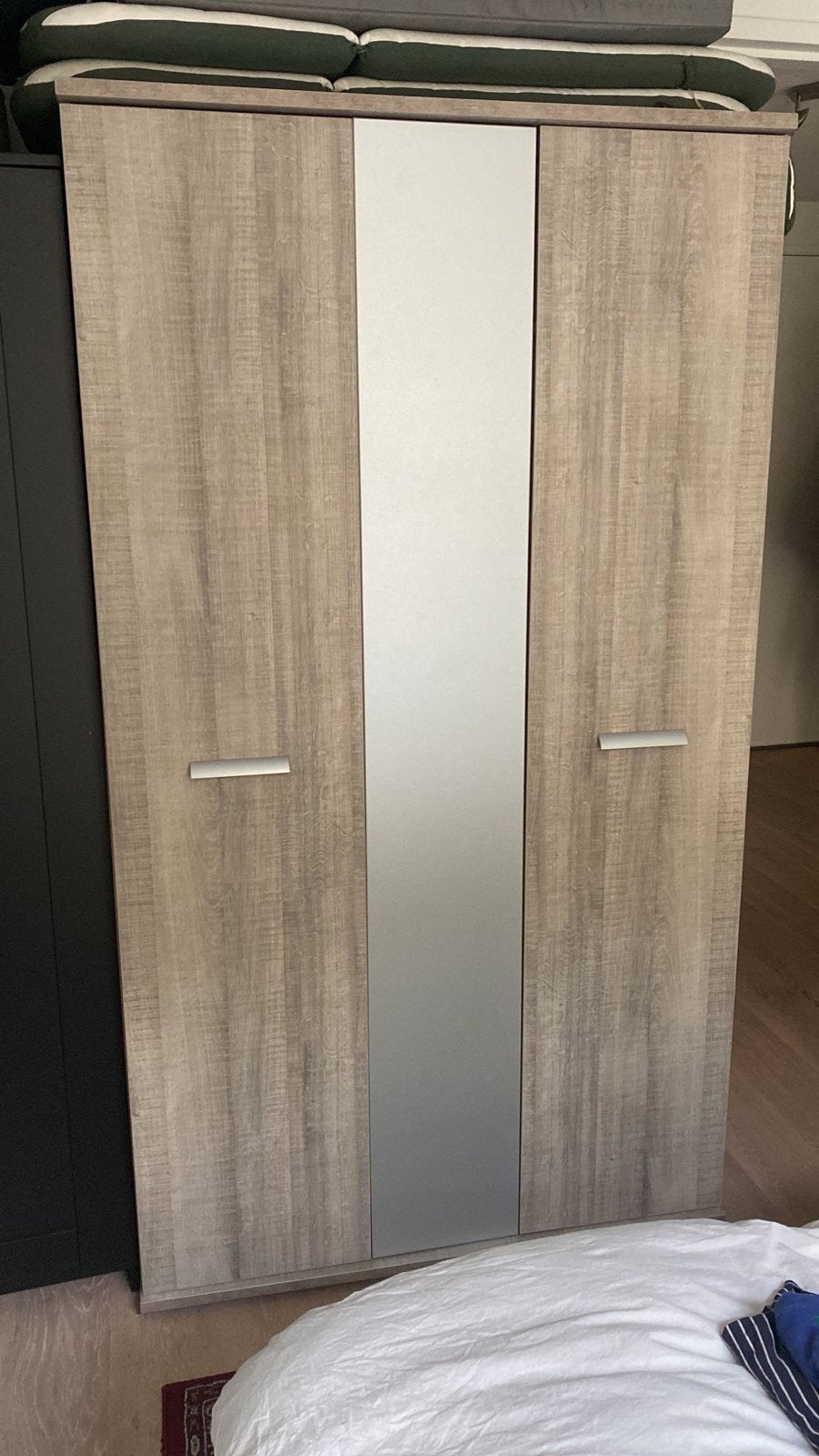 Ruime kledingkast met hang- en liggedeelte, Gebruikt, 100 tot 150 cm, 200 cm of meer, Ophalen of Verzenden
