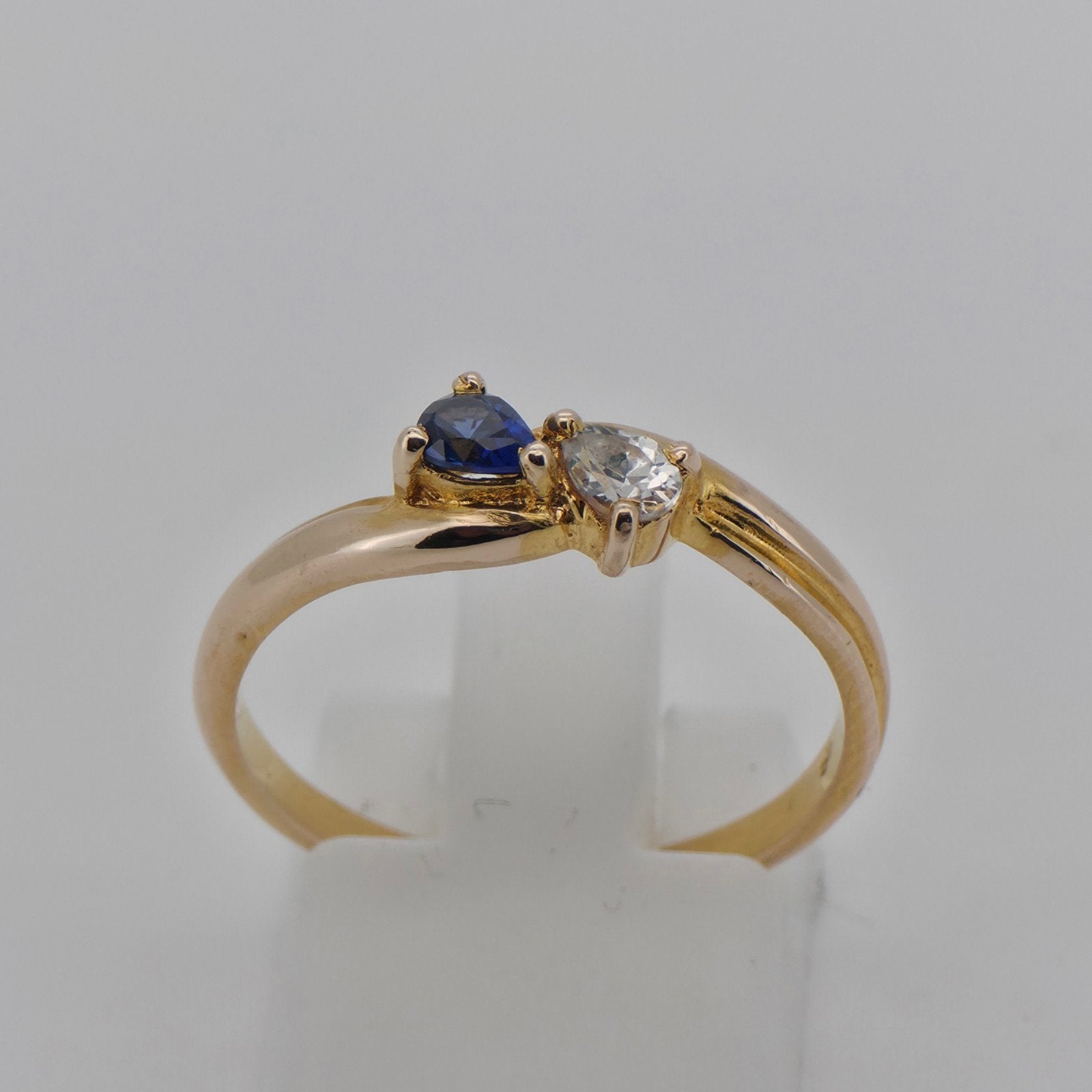 Gouden ring 14k met blauwe en witte saffier, maat 18, Blauw, Ophalen of Verzenden, Zo goed als nieuw, 17 tot 18