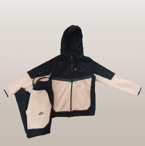 Nike set, Jongen of Meisje, Ophalen of Verzenden, Zo goed als nieuw, Setje