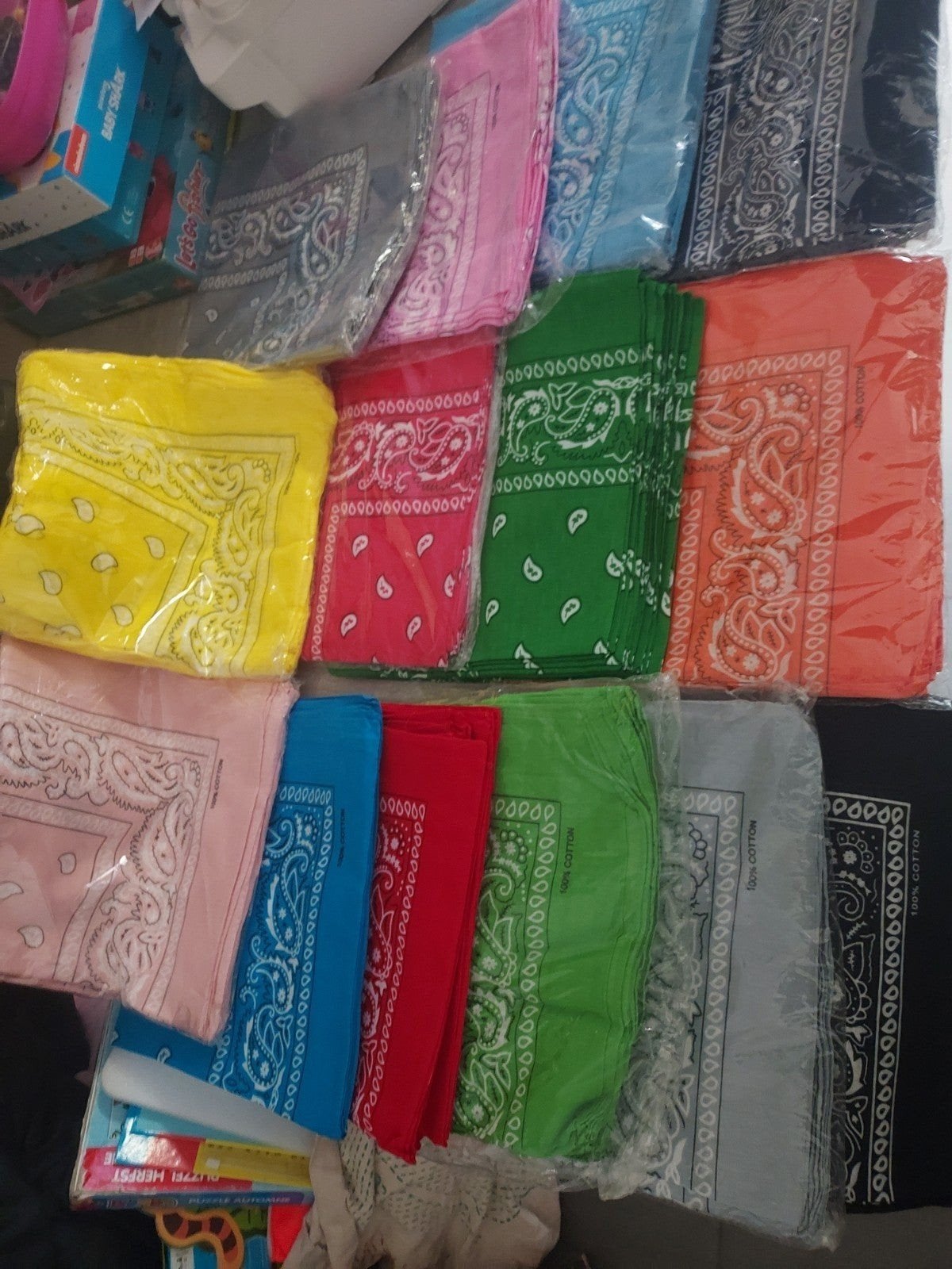 partij Bandana's in 15 kleuren - Ideaal voor carnaval!, Ophalen of Verzenden, Nieuw
